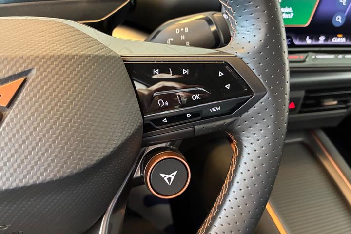 Blå Cupra Born fra 2025