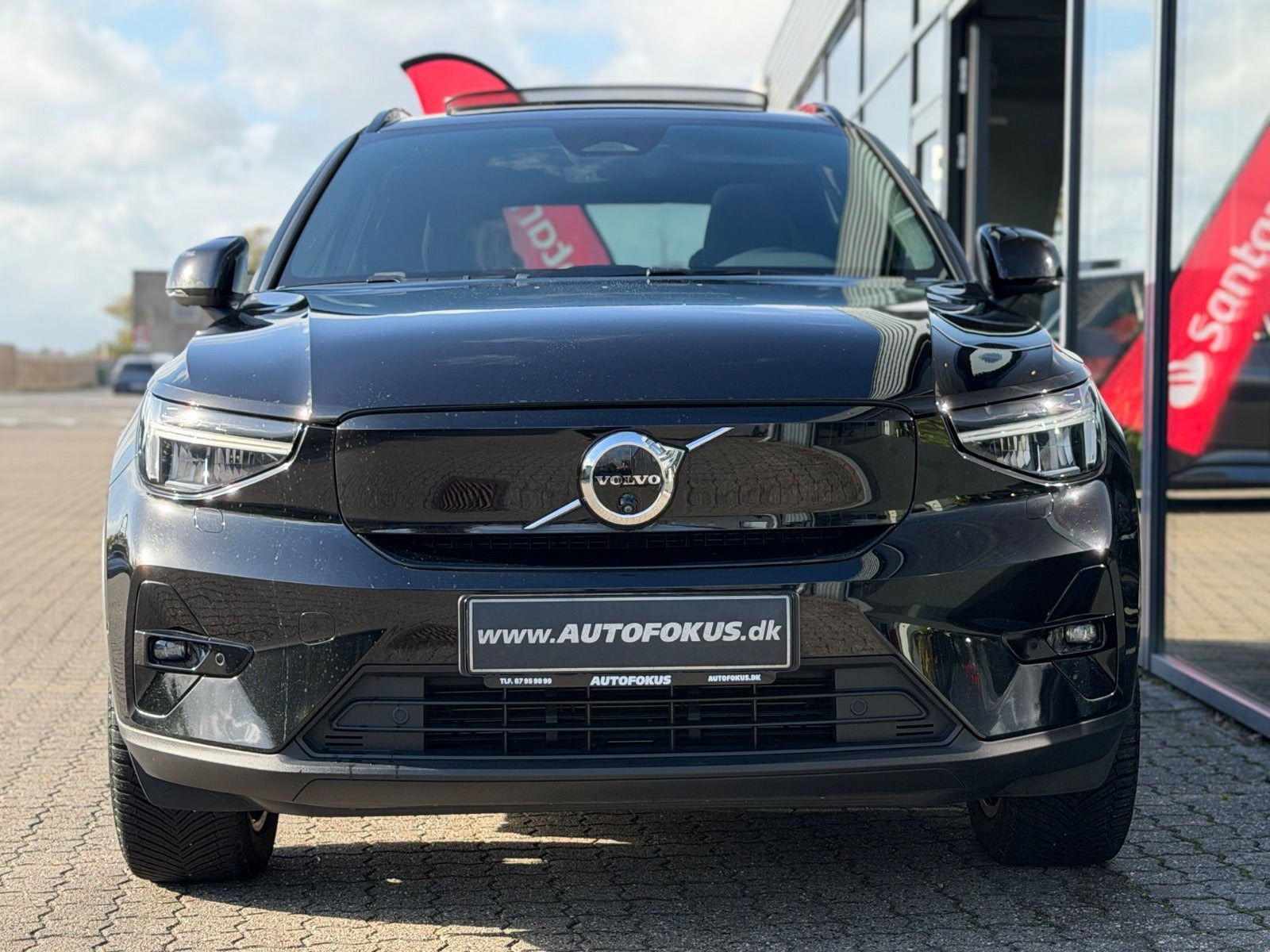 Sort Volvo XC40 fra 2023