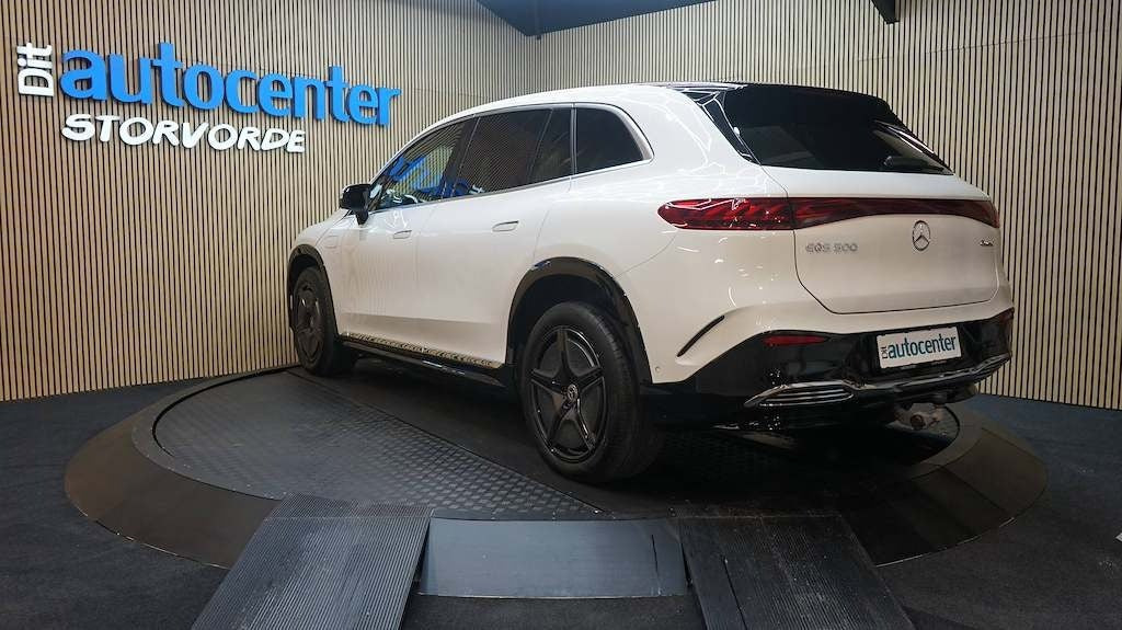 Hvid Mercedes EQS500 SUV fra 2024