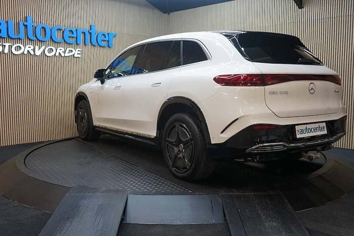Hvid Mercedes EQS500 SUV fra 2024
