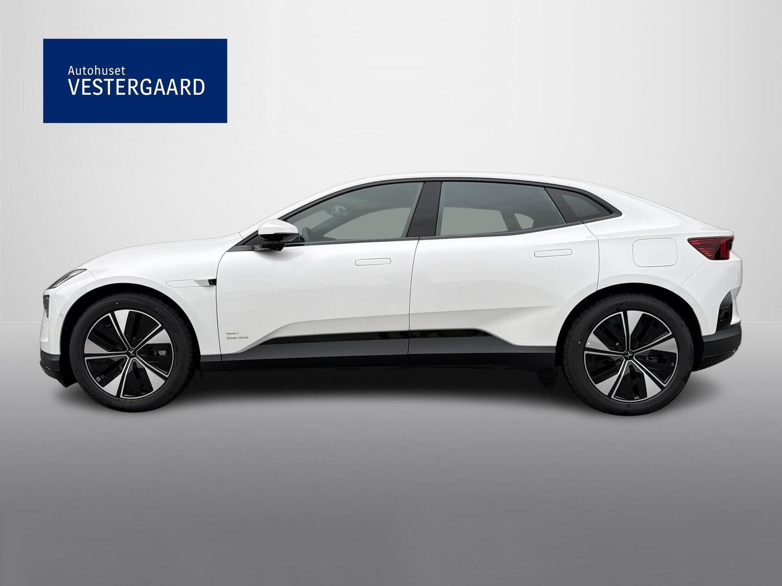 Hvid Polestar 4 fra 2026