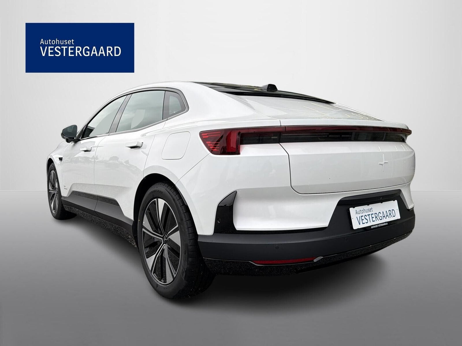 Hvid Polestar 4 fra 2026