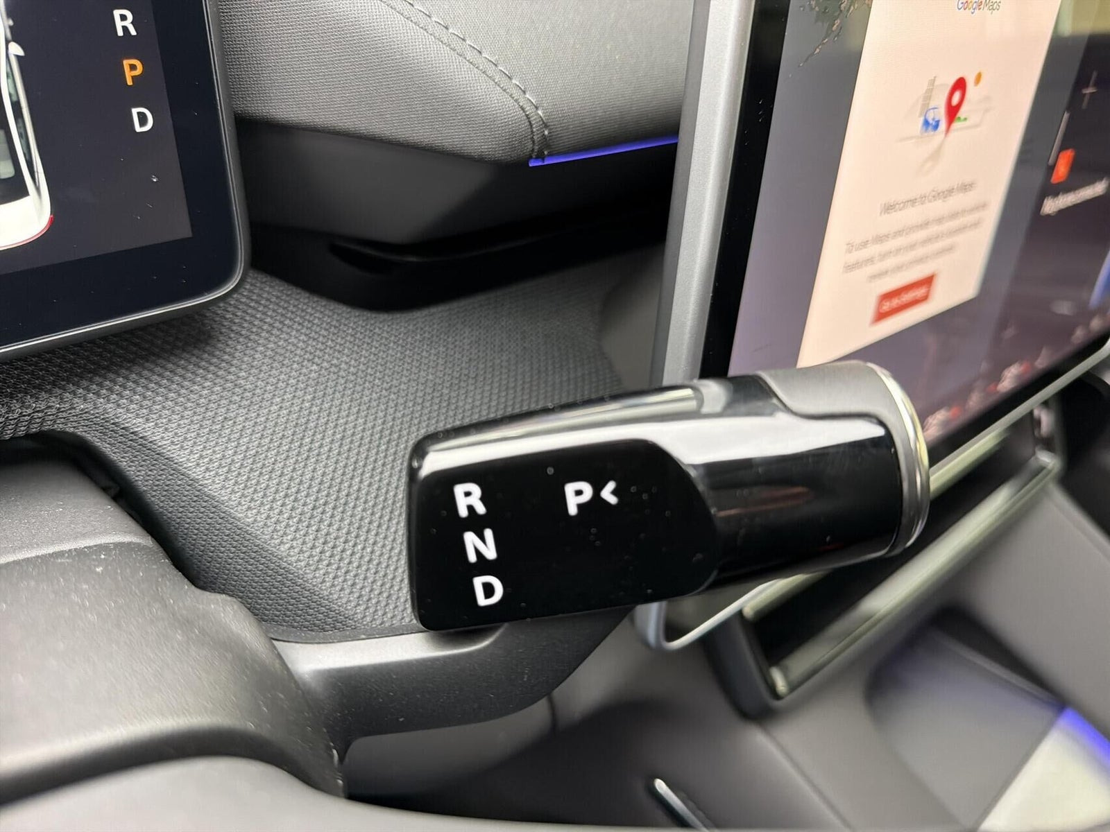 Hvid Polestar 4 fra 2026