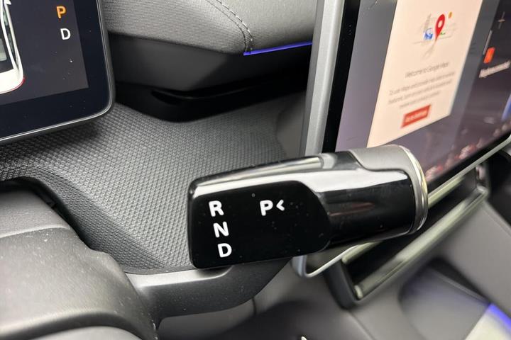Hvid Polestar 4 fra 2026