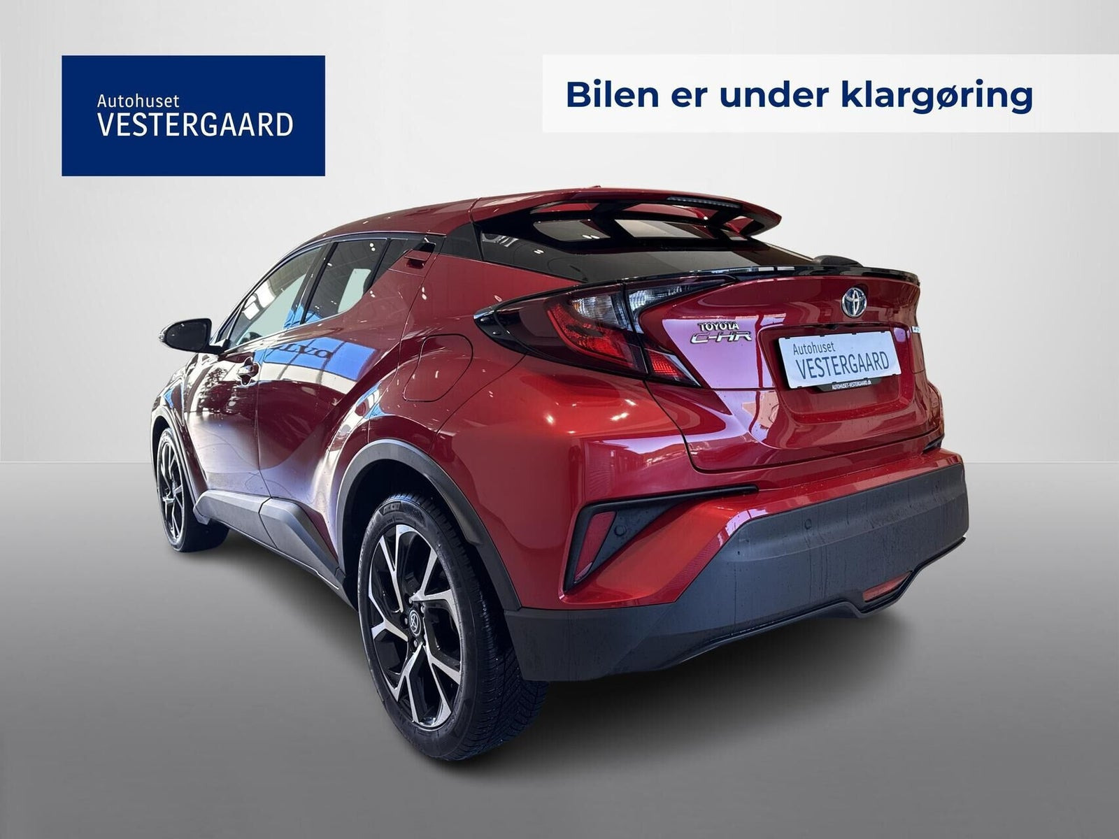 Rød Toyota C-HR fra 2022