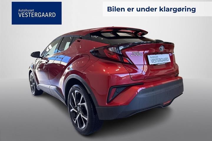 Rød Toyota C-HR fra 2022
