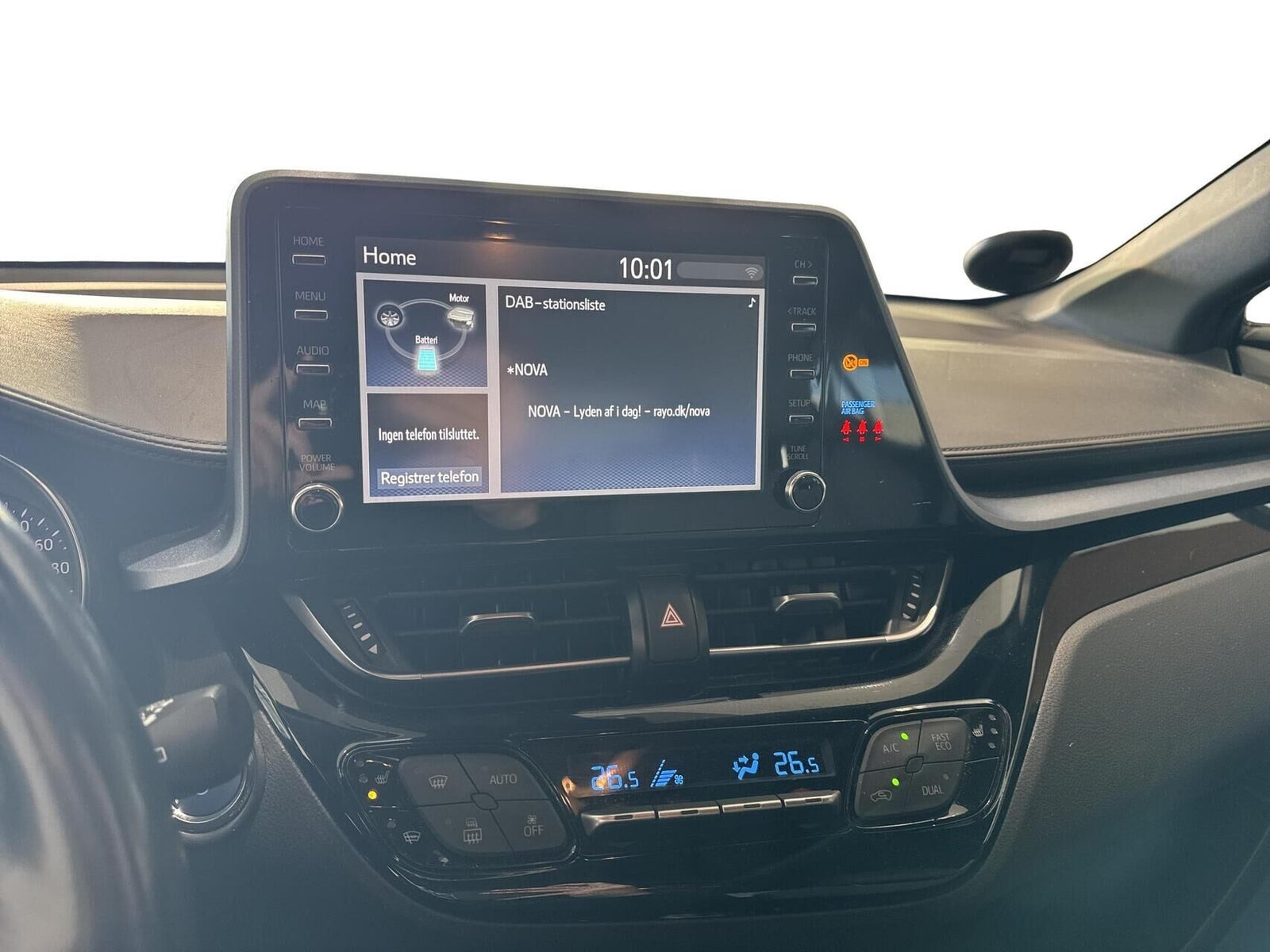 Rød Toyota C-HR fra 2022