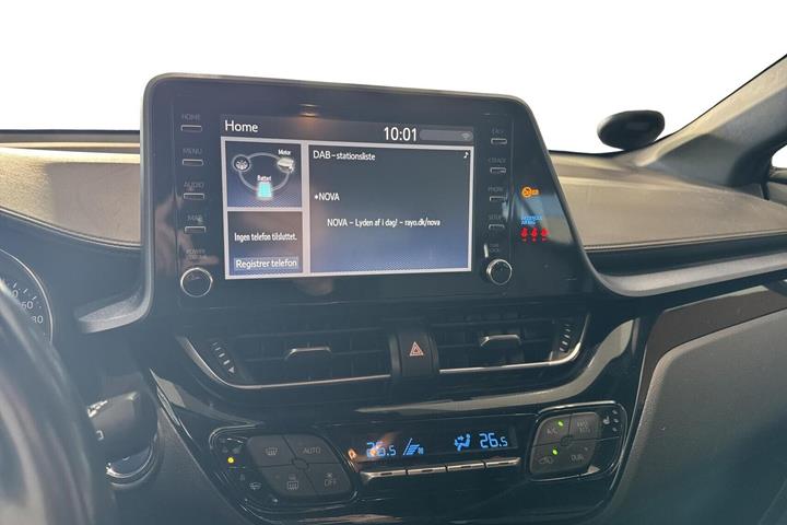 Rød Toyota C-HR fra 2022