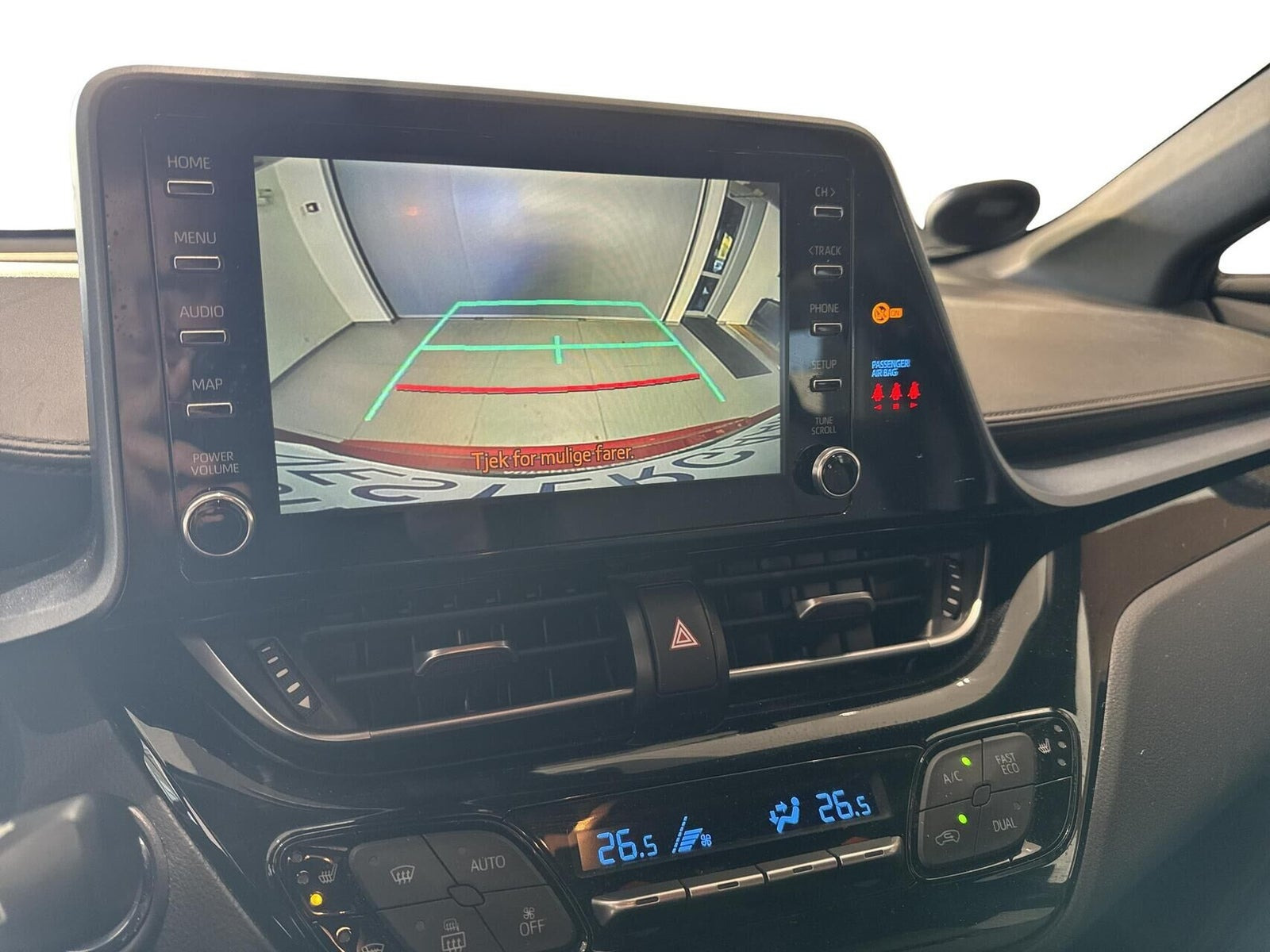 Rød Toyota C-HR fra 2022