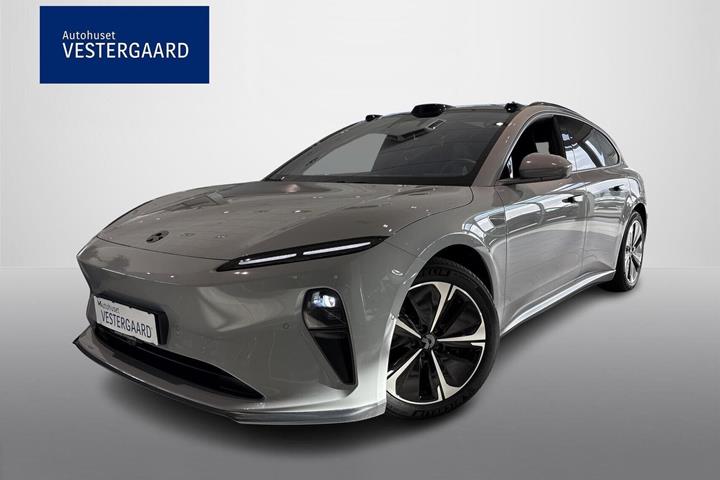 Grå Nio ET5 fra 2025