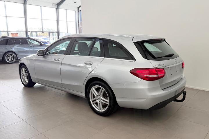 Sølv Mercedes C220 d fra 2017