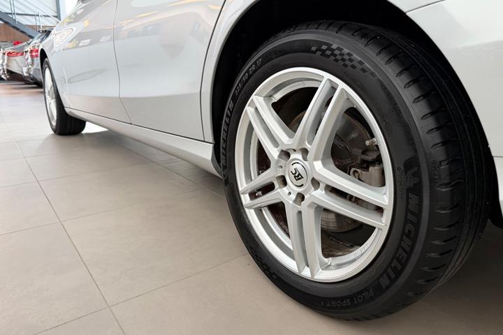 Sølv Mercedes C220 d fra 2017