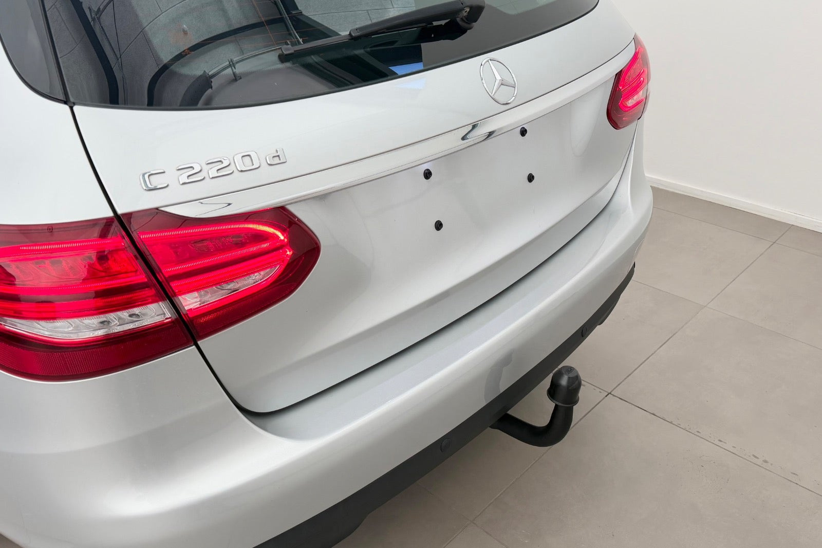 Sølv Mercedes C220 d fra 2017
