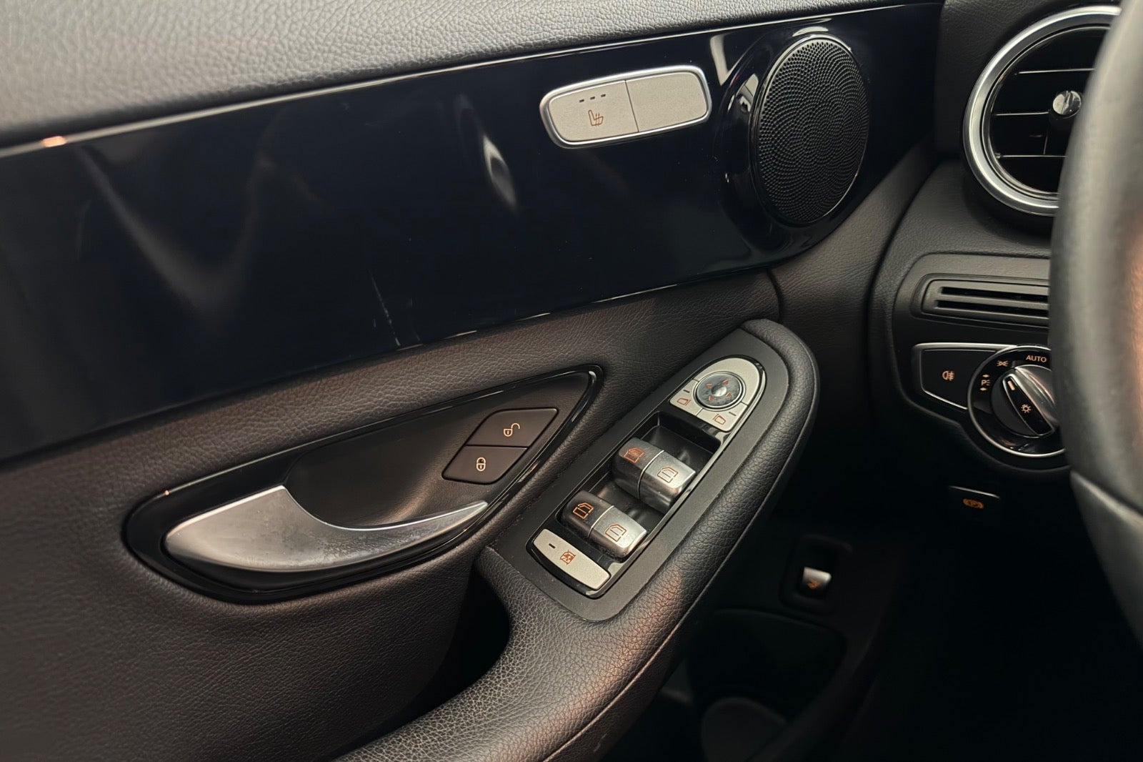 Sølv Mercedes C220 d fra 2017