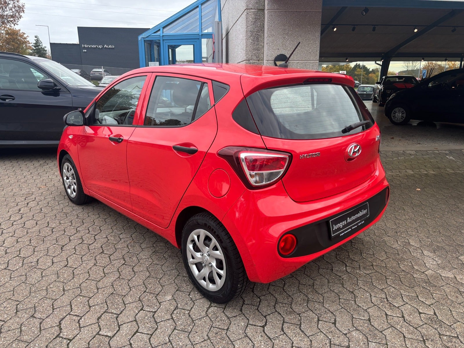 Rød Hyundai i10 fra 2019