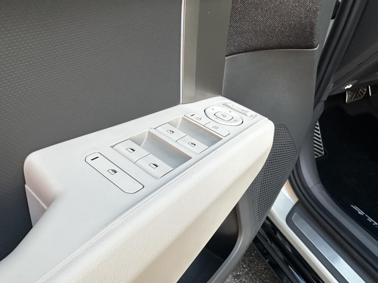 Sølv Kia EV3 fra 2027