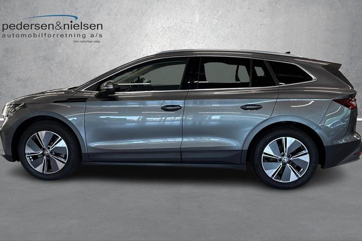 Grå Skoda Enyaq fra 2022