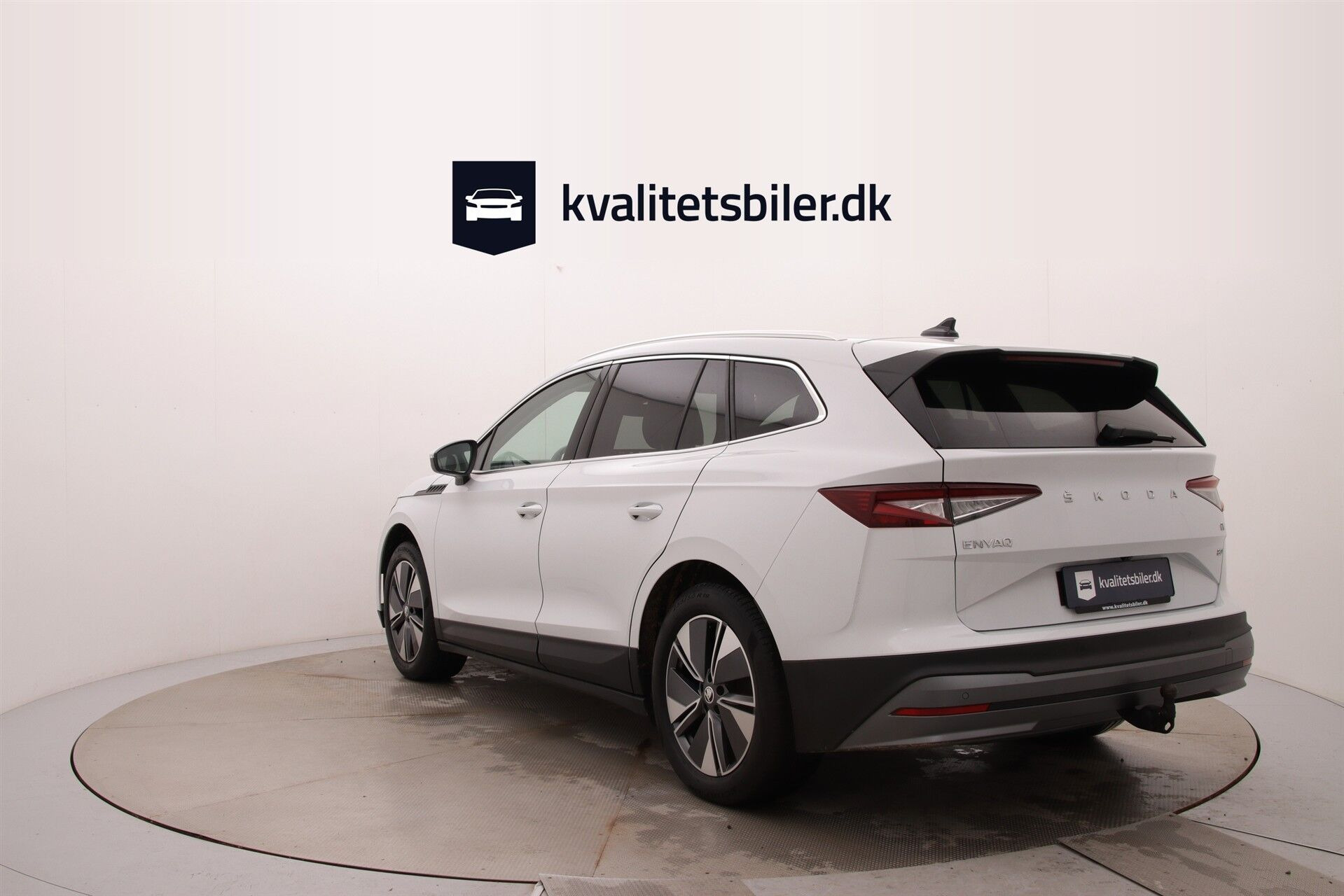 Hvid Skoda Enyaq fra 2023