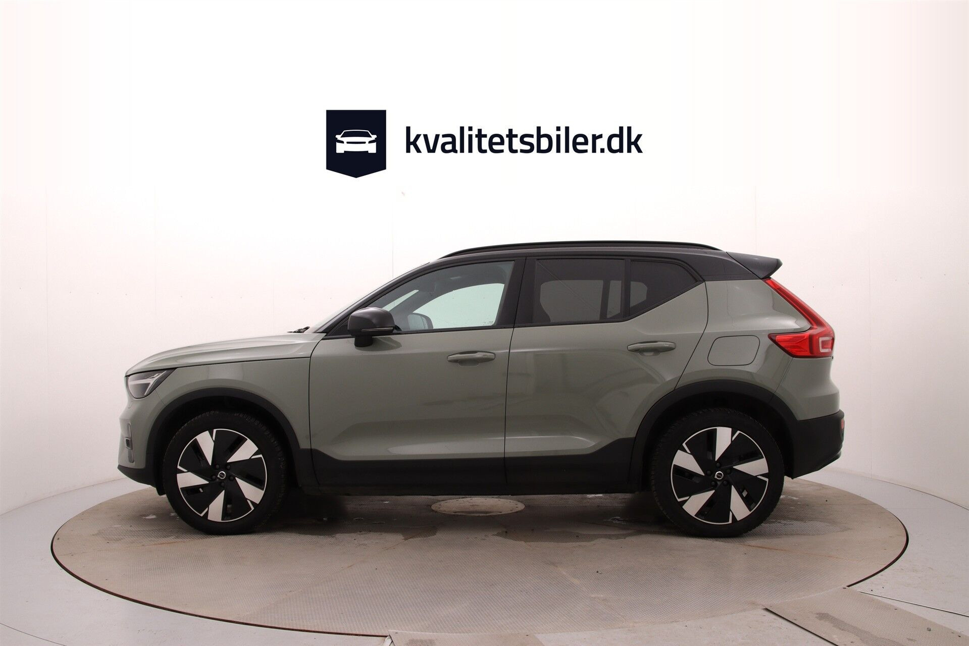 Grøn Volvo XC40 fra 2023