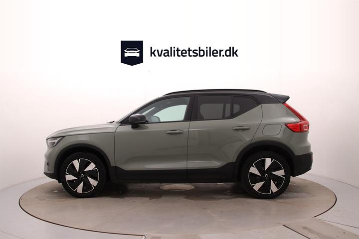 Grøn Volvo XC40 fra 2023