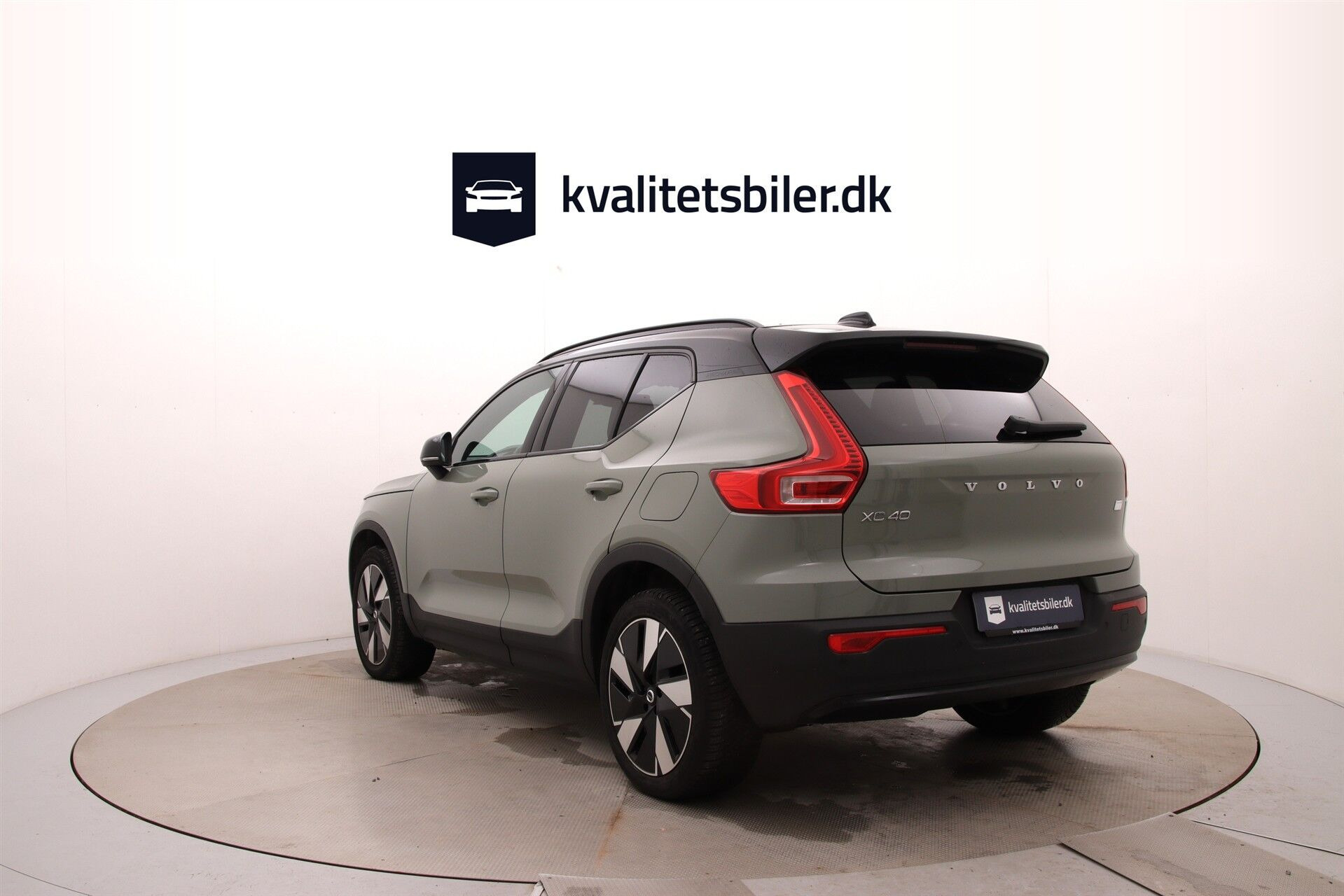Grøn Volvo XC40 fra 2023