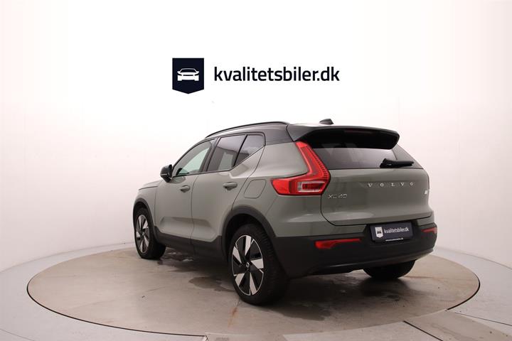 Grøn Volvo XC40 fra 2023