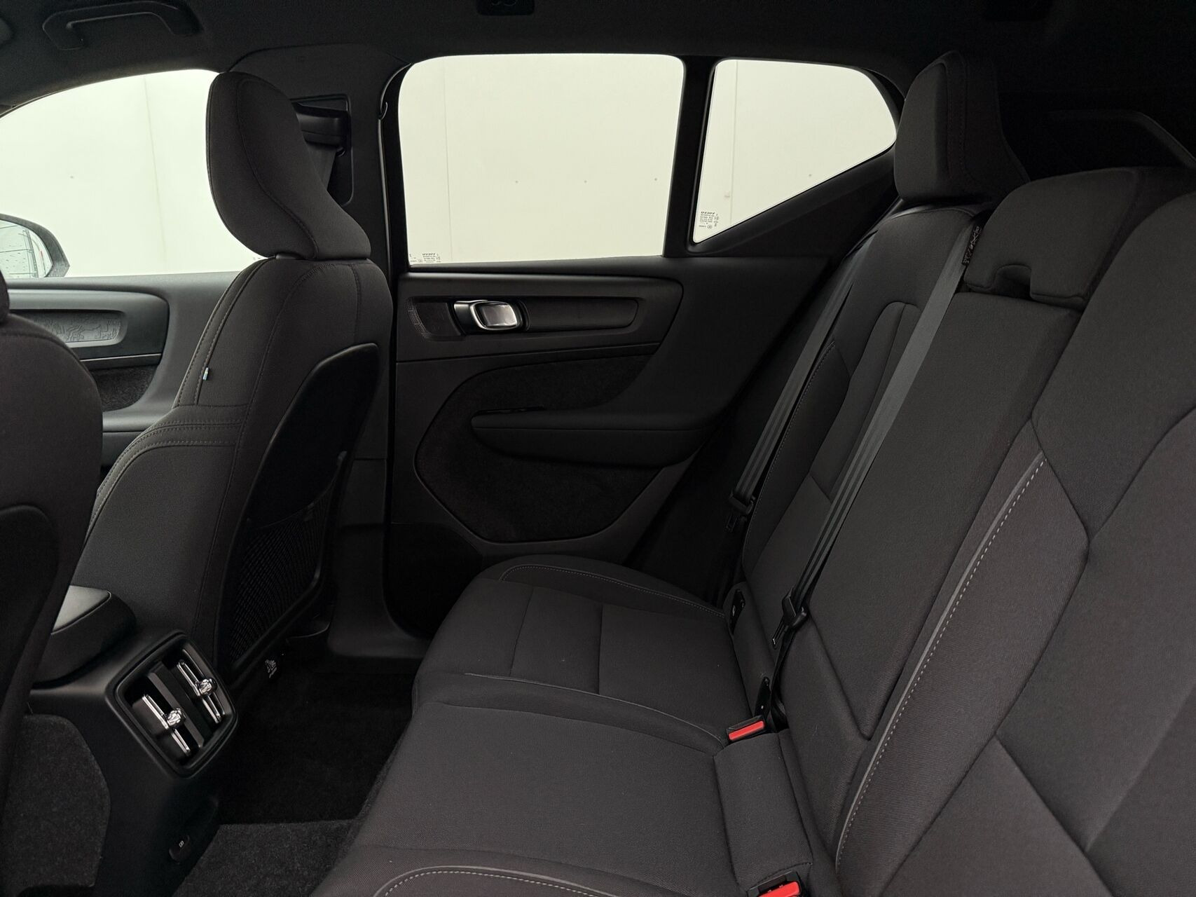 Grøn Volvo XC40 fra 2023