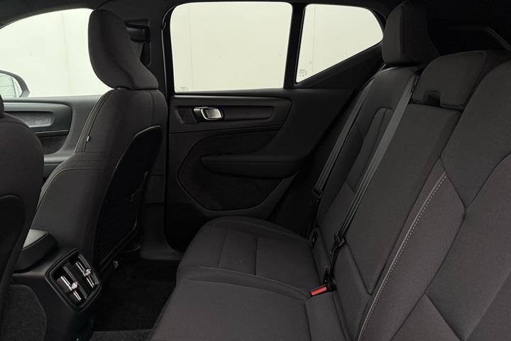 Grøn Volvo XC40 fra 2023