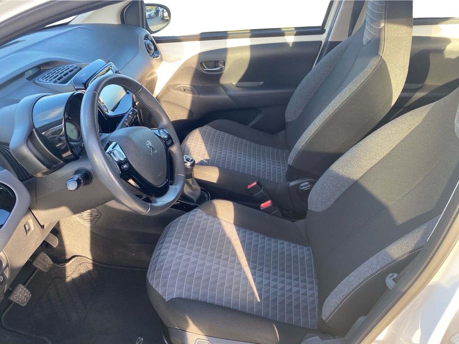 Hvid Peugeot 108 fra 2021