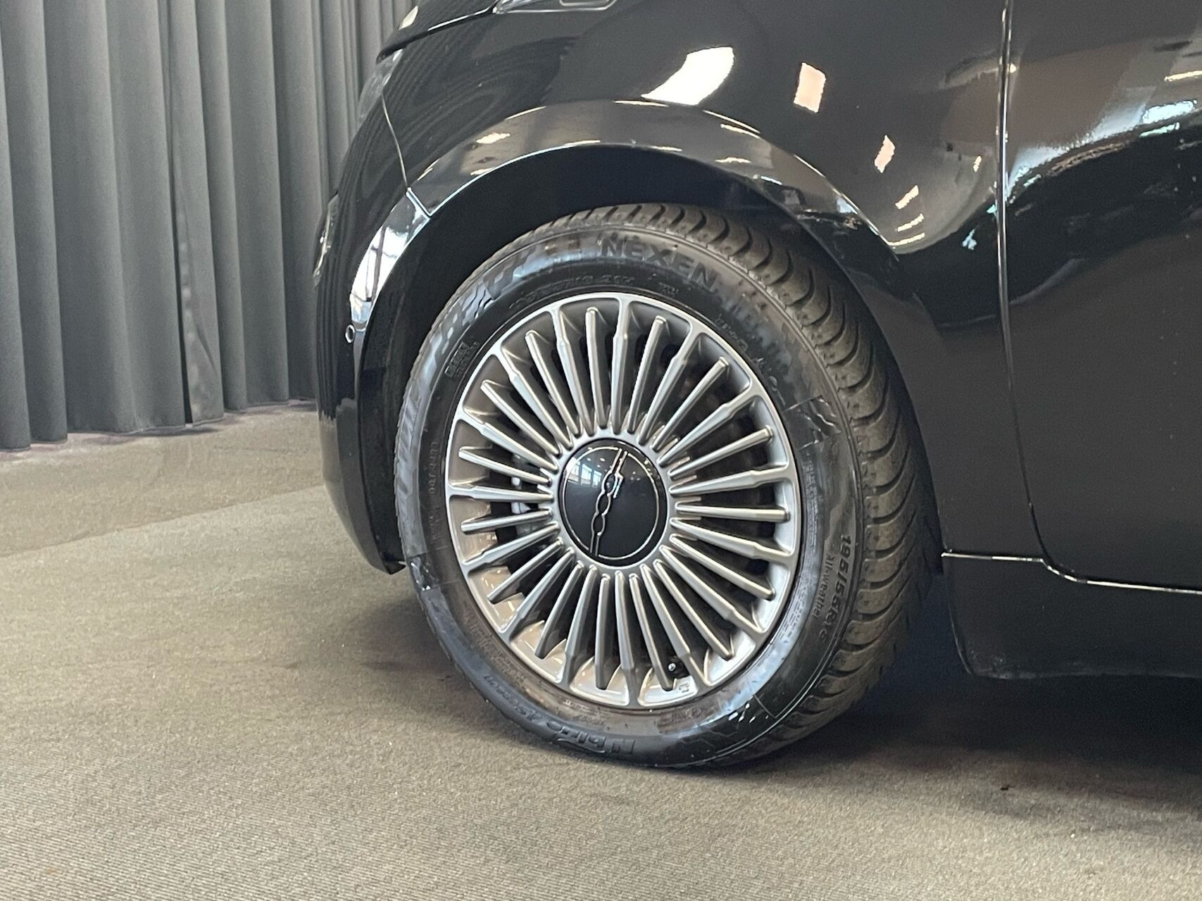 Sort Fiat 500e fra 2023