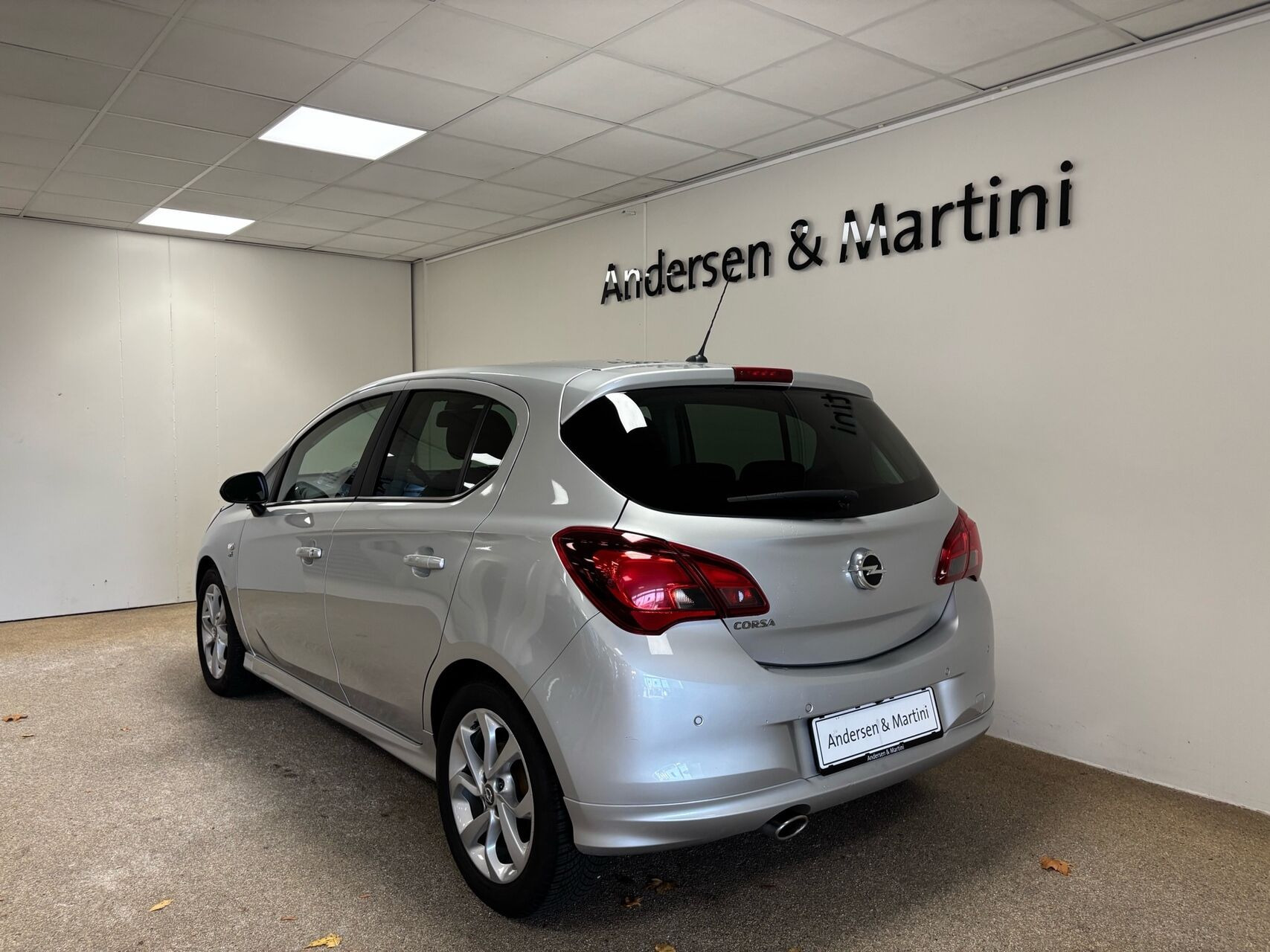 Grå Opel Corsa fra 2019