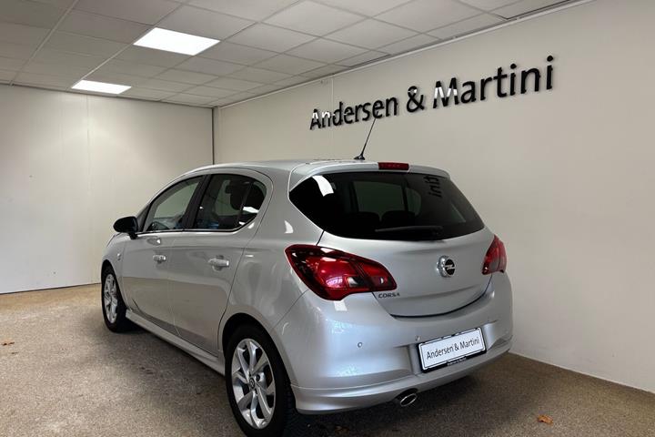 Grå Opel Corsa fra 2019