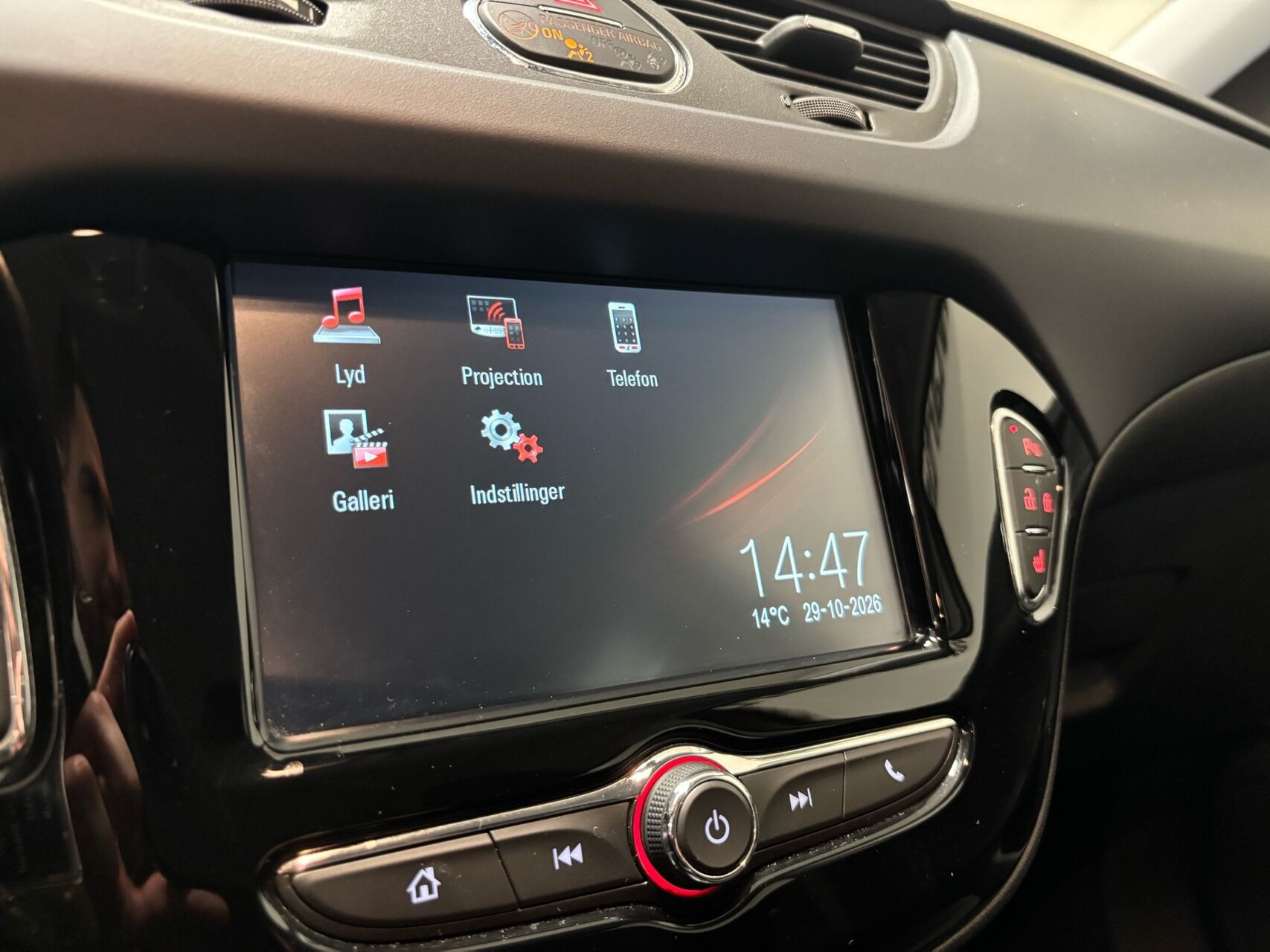 Grå Opel Corsa fra 2019