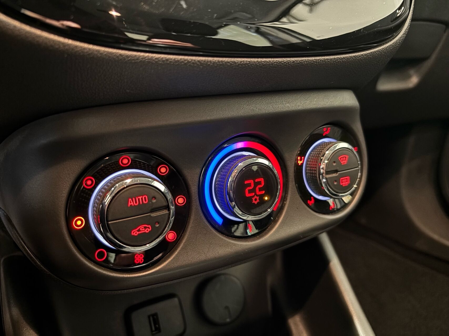 Grå Opel Corsa fra 2019