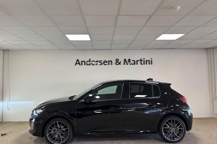 Sort Peugeot e-208 fra 2026