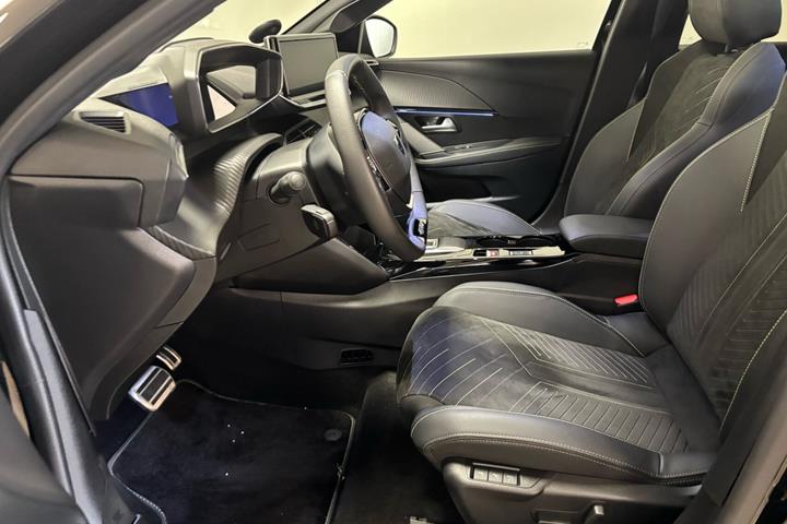 Sort Peugeot e-208 fra 2026