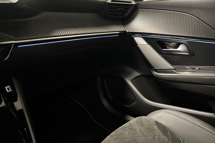 Sort Peugeot e-208 fra 2026