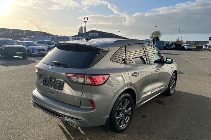 Sølv Ford Kuga fra 2021