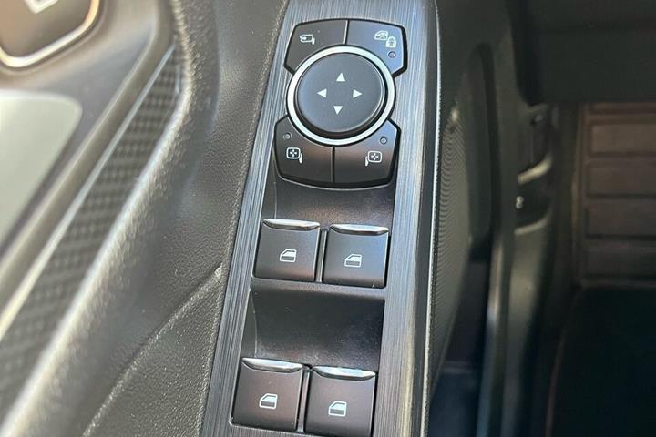 Sølv Ford Kuga fra 2021
