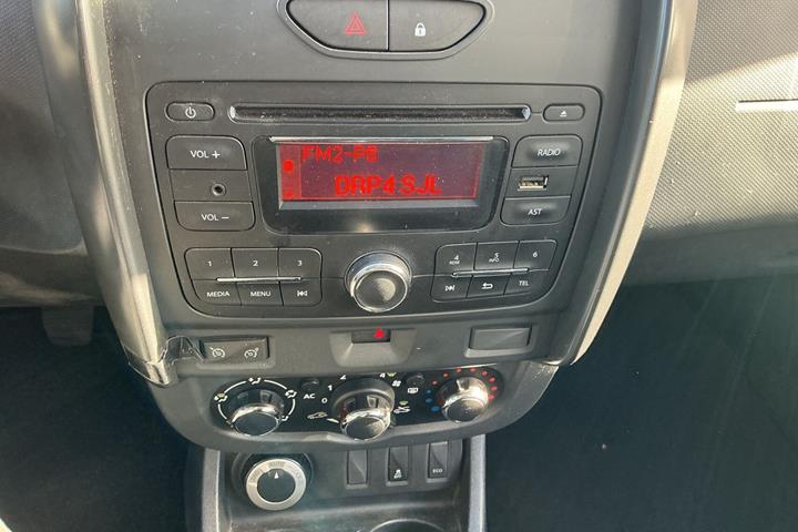 Brun Dacia Duster fra 2015