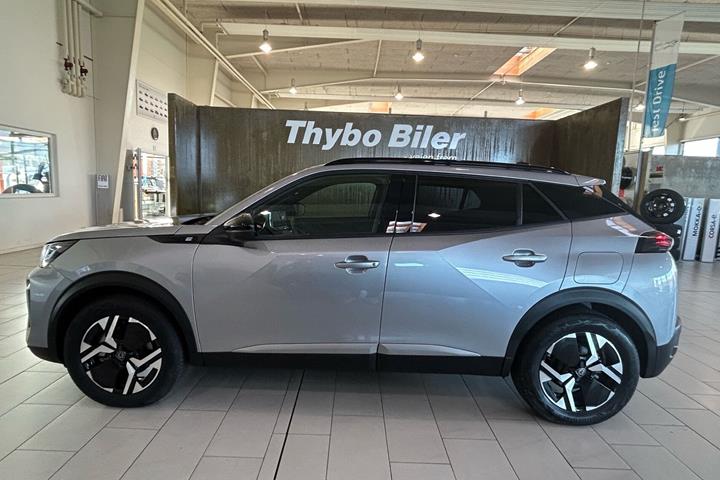 Grå Peugeot e-2008 fra 2025