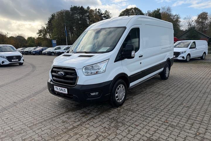 Hvid Ford Transit fra 2020