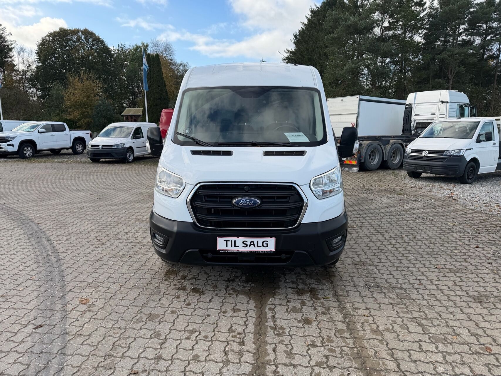 Hvid Ford Transit fra 2020