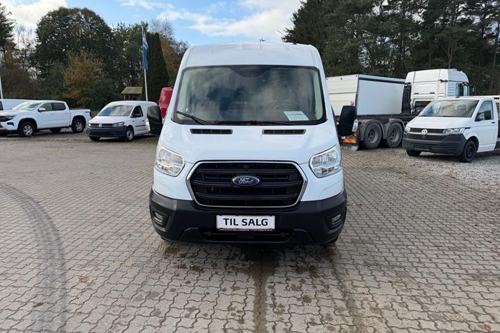 Hvid Ford Transit fra 2020