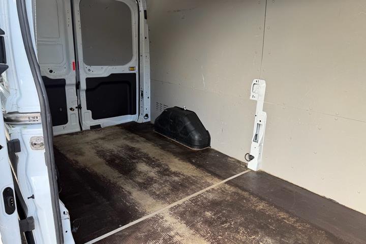 Hvid Ford Transit fra 2020