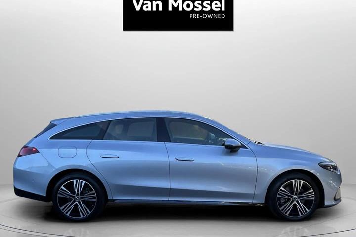 Sølv Mercedes CLA250+ fra 2026