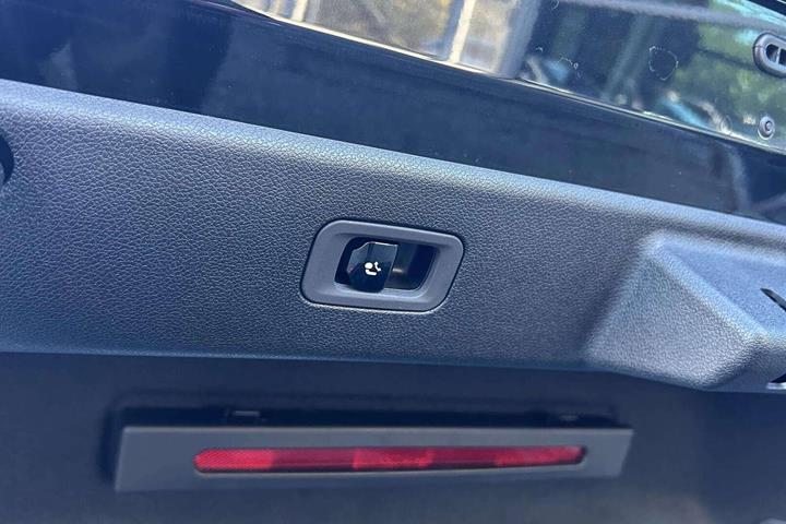 Sort Mercedes CLA250+ fra 2026