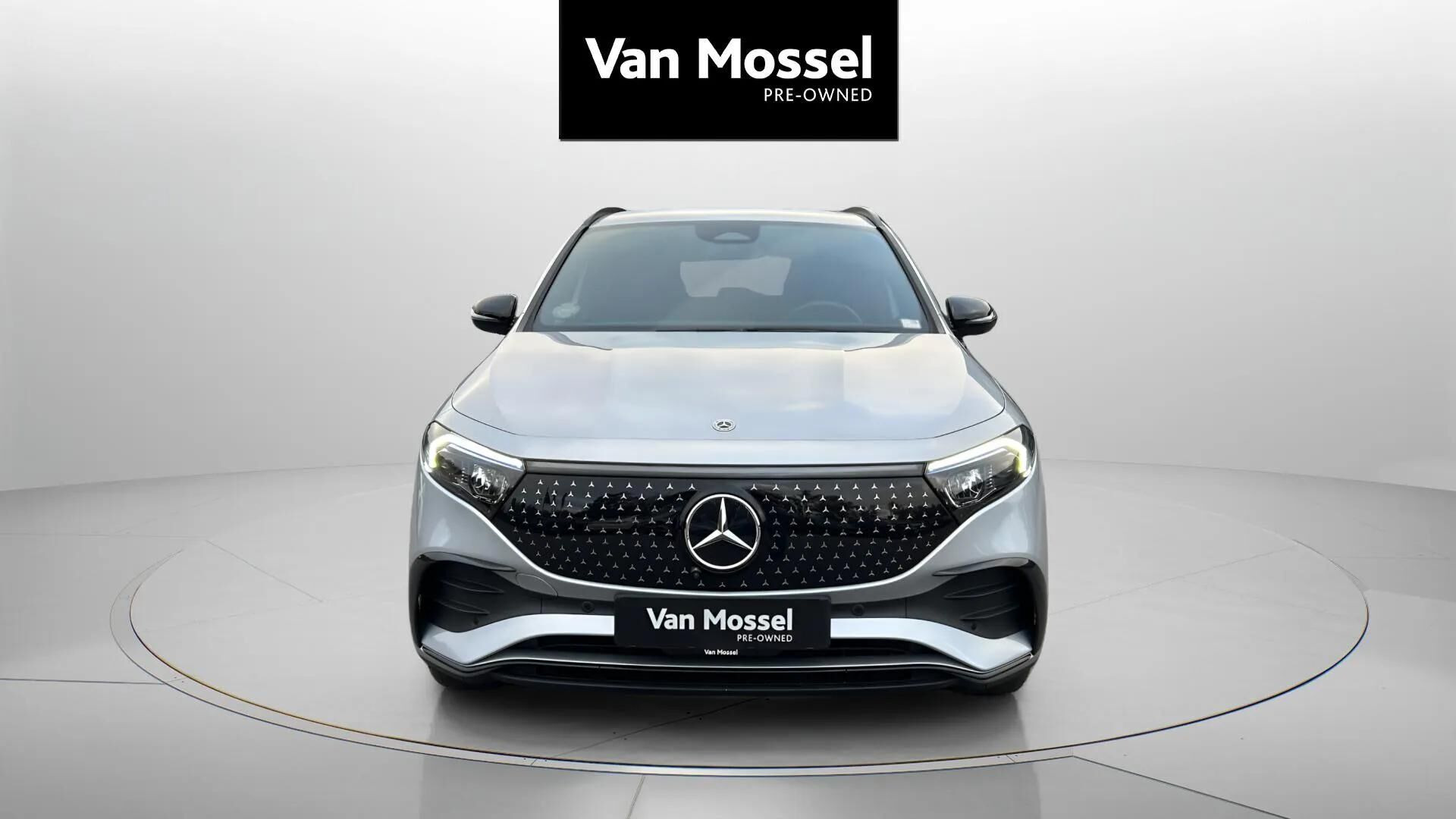 Sølv Mercedes EQA250+ fra 2025