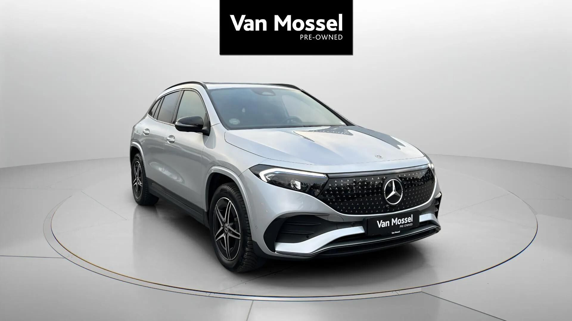 Sølv Mercedes EQA250+ fra 2025