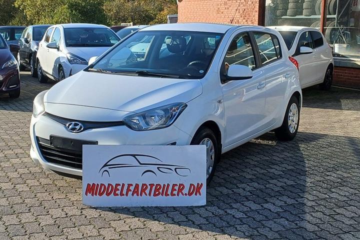 Hvid Hyundai i20 fra 2012